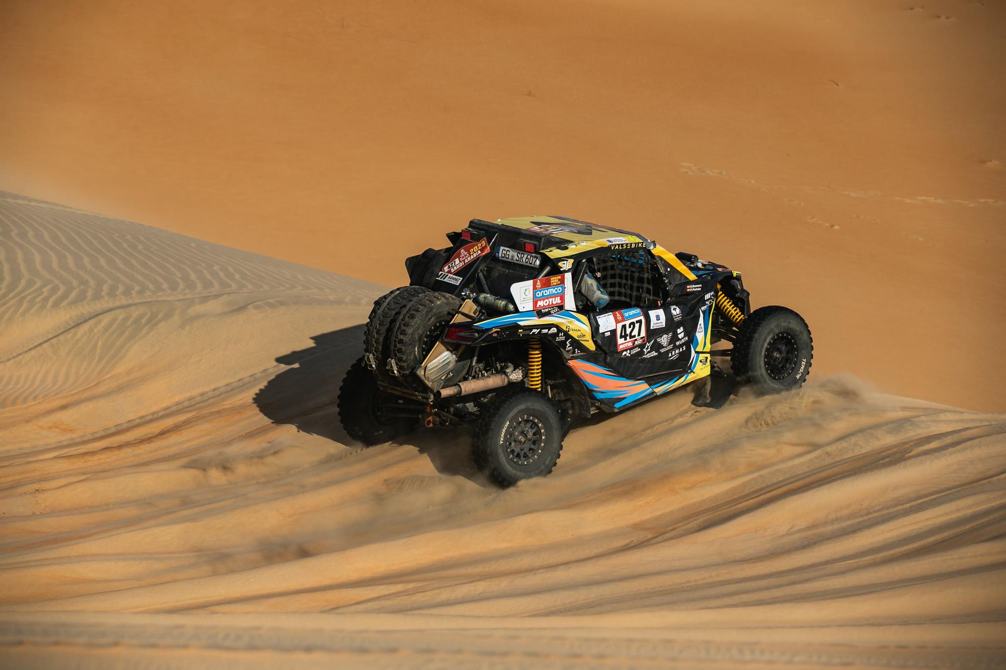 Podio en la meta del Dakar de Peñate