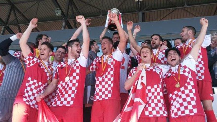 La selección celebra su título.