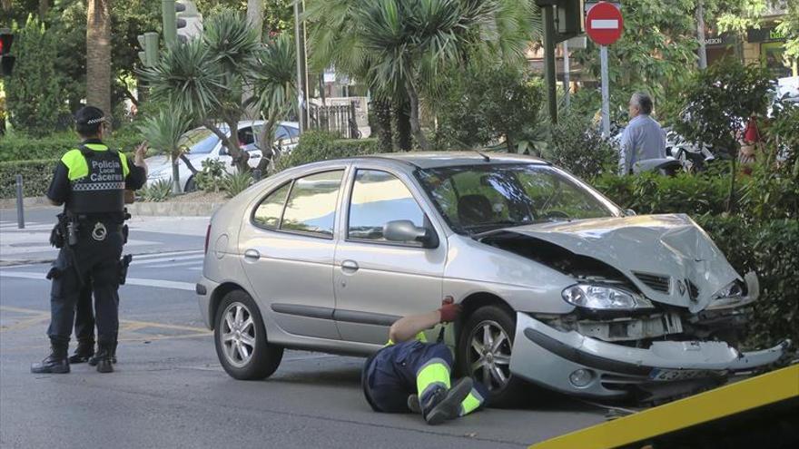 Otro accidente a la altura de Fuente Luminosa de Cáceres tras chocar dos coches