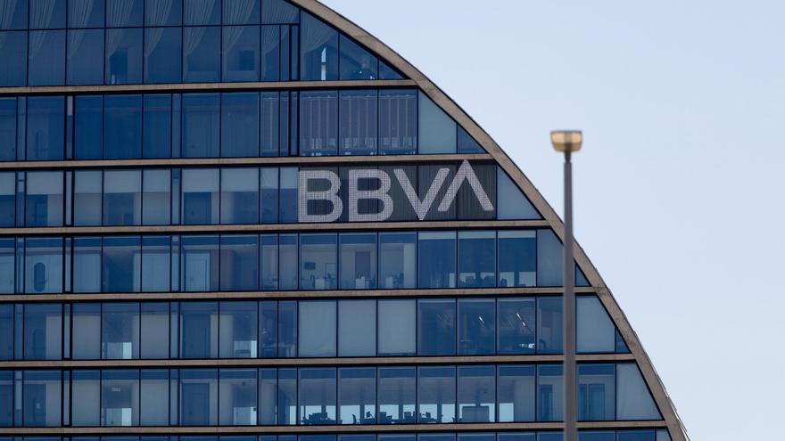 Fachada de la sede de BBVA en Madrid.