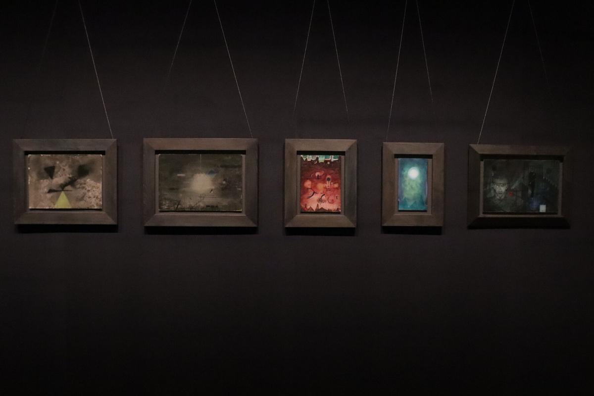 Obras de Tàpies tal y como se vieron en 1950 en las Galerías Layetanas