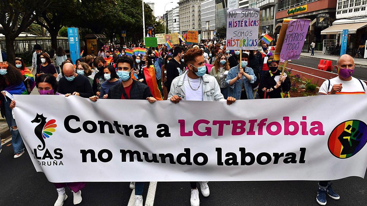 Participantes en la manifestación del Orgullo del pasado mes de junio en A Coruña.   | // VÍCTOR ECHAVE