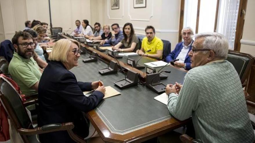 Los representantes pedáneos insisten a Joan Ribó en tener juntas de distrito propias