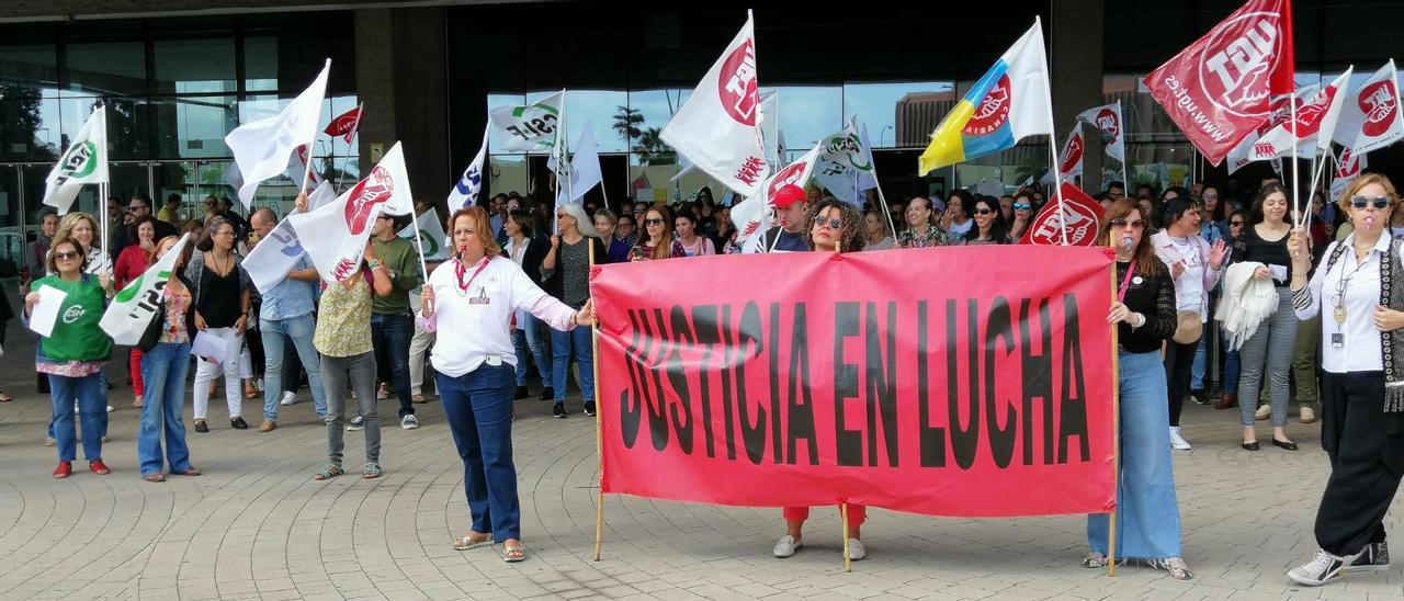 Manifestación en la Ciudad de la Justicia