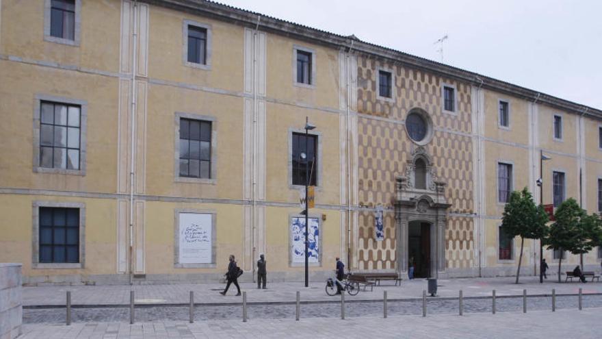 La façana principal de l&#039;edifici de la Casa de Cultura de Girona.