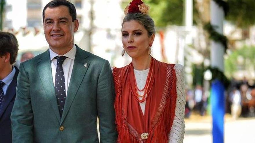 El diseñador que conquista a las flamencas más estilosas y elegantes en la Feria de Sevilla