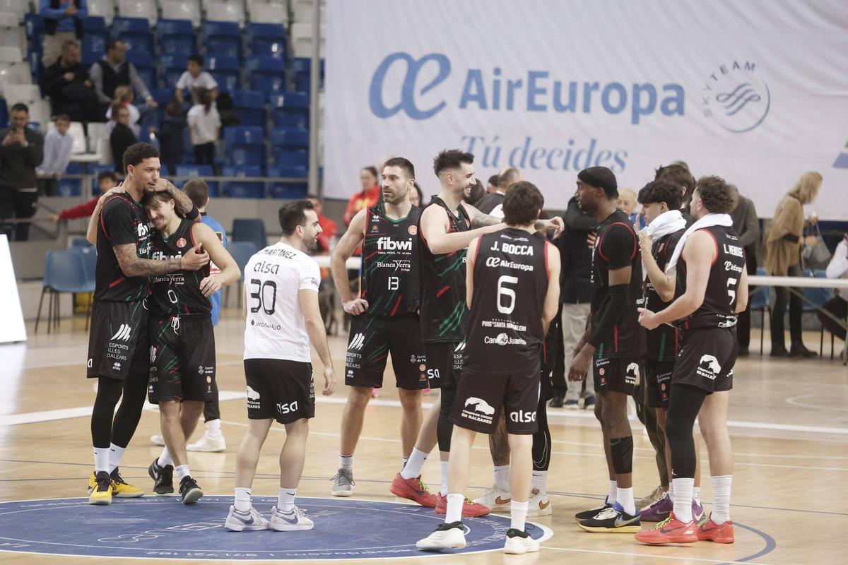 El Fibwi se lleva la victoria ante el Palmer en un derbi apasionante.