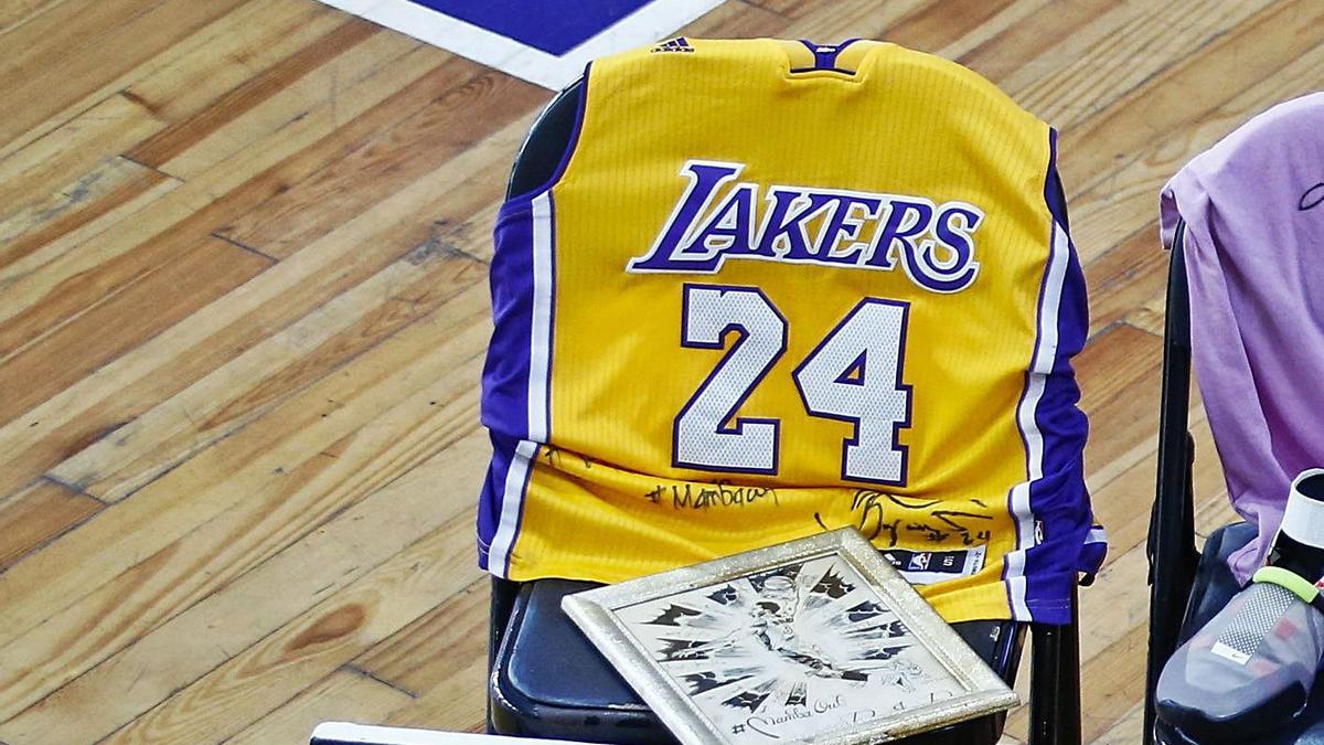 Imagen de uno de los numerosos homenajes que se realizaron en honor a Kobe Bryant. |  // EFE