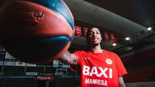 El Baxi també aconsegueix renovar Devin Robinson