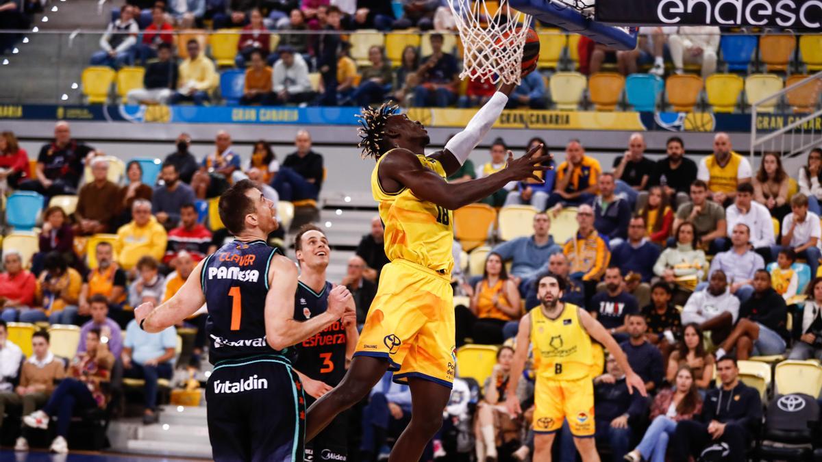 Khalifa Diop, jugador que estuvo en el punto de mira de Valencia Basket en verano, acabó como MVP del choque
