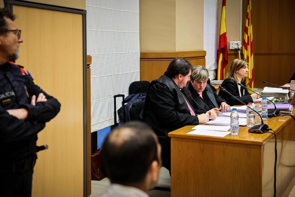 L'advocada de la denunciant, Ester García, a l'inici del judici contra el futbolista Dani Alves a l'Audiència de Barcelona