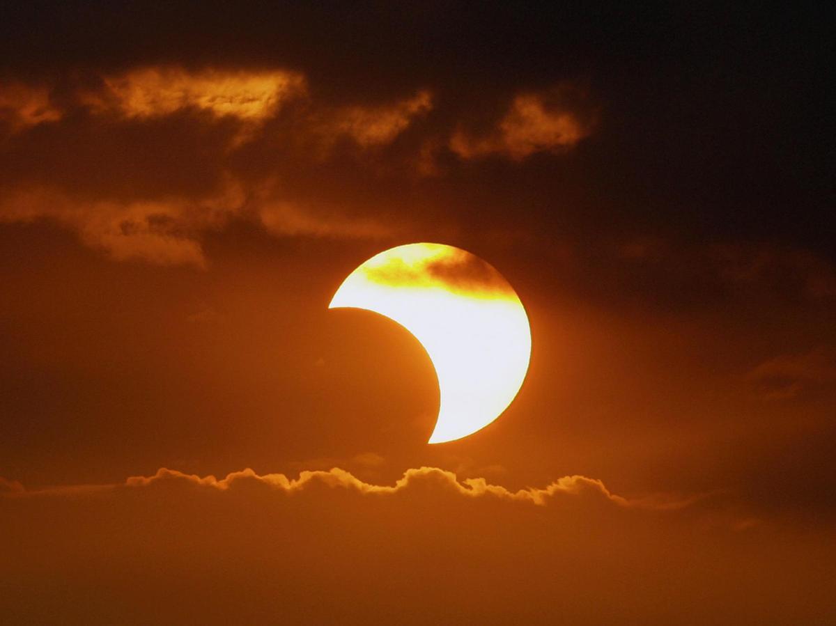 Los eclipses parciales conllevan la ocultación de parte del Sol por la Luna