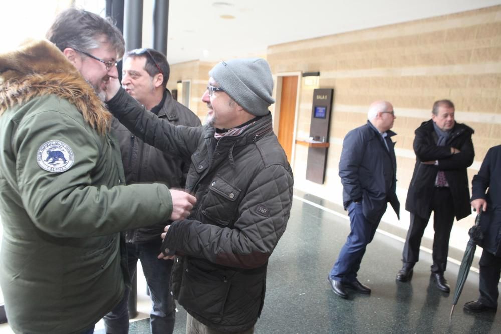 Emotiva despedida a Julio Puente en el tanatorio de Cabueñes