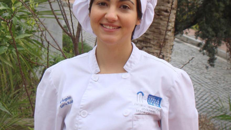 La joven cocinera de la Escuela de Benahavís María Ángeles García Roldán.