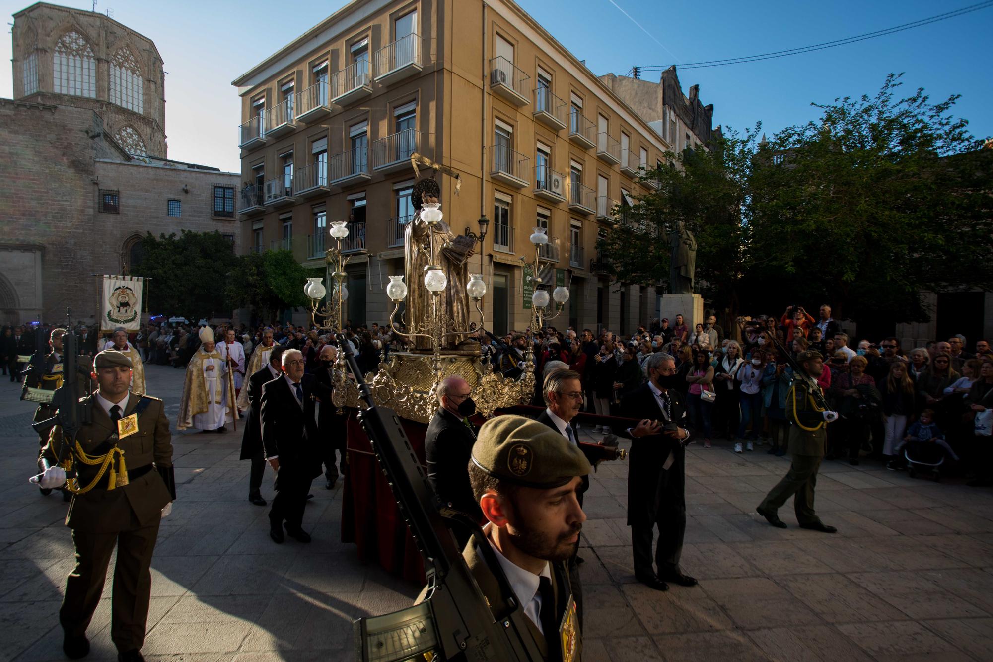 La procesión general de San Vicente recorre el centro de la ciudad