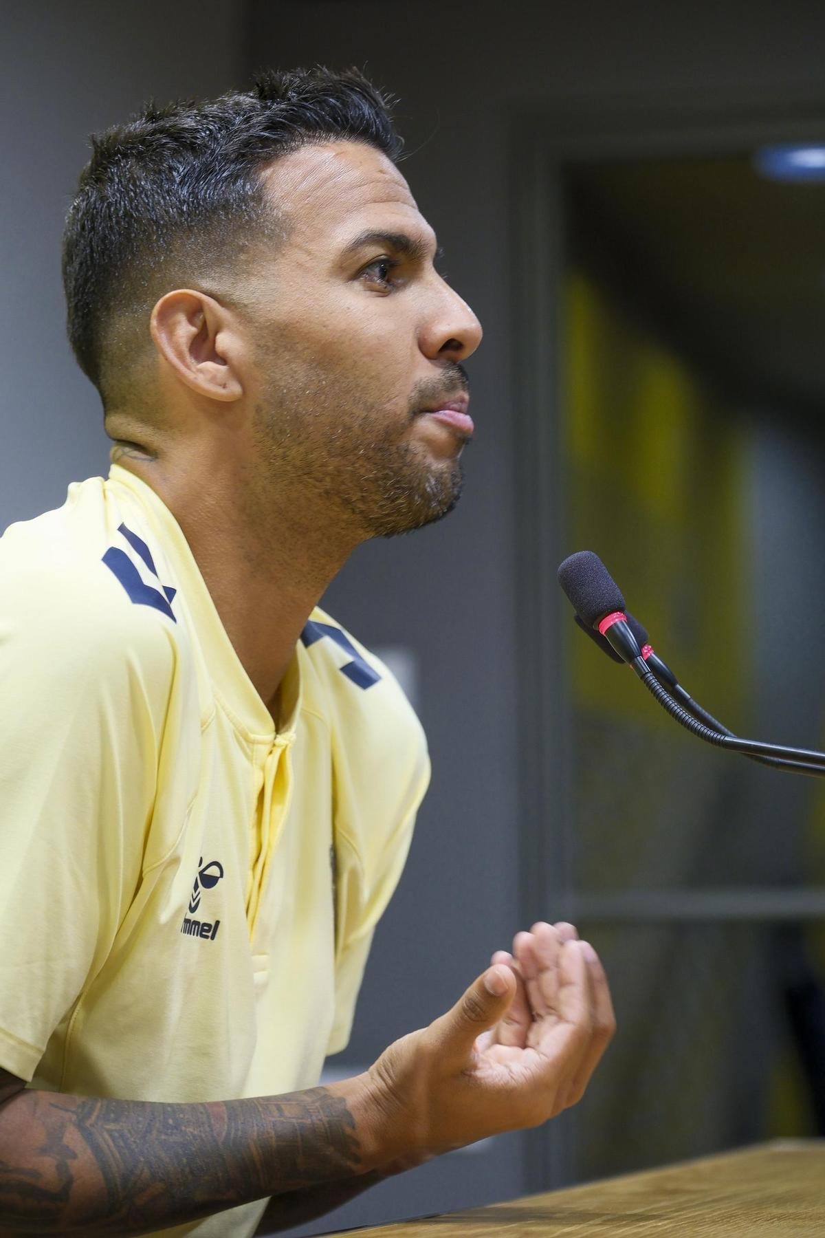 Jonathan Viera.