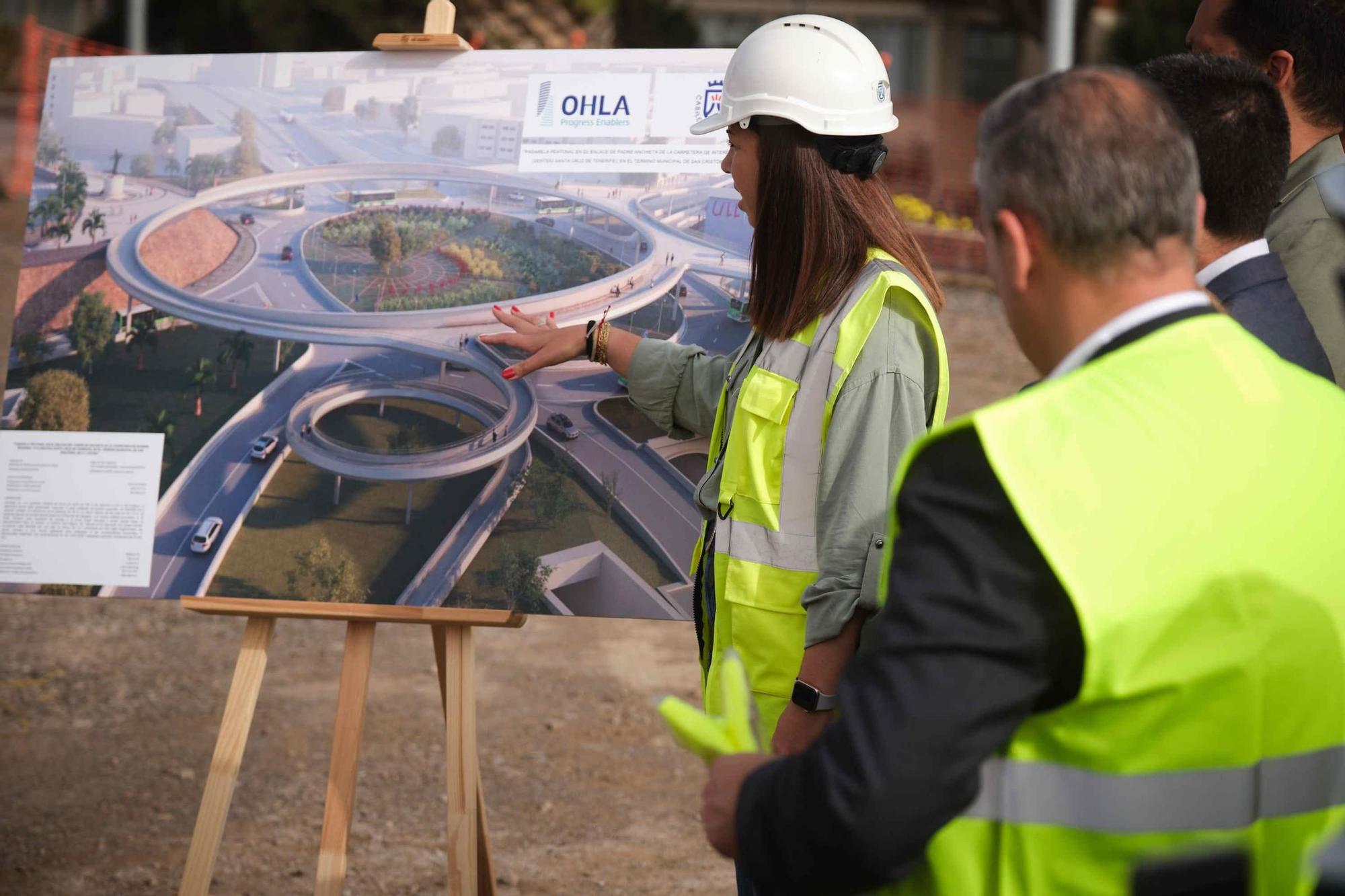 Visita a las obras de colocación de la super pasarela de La Laguna