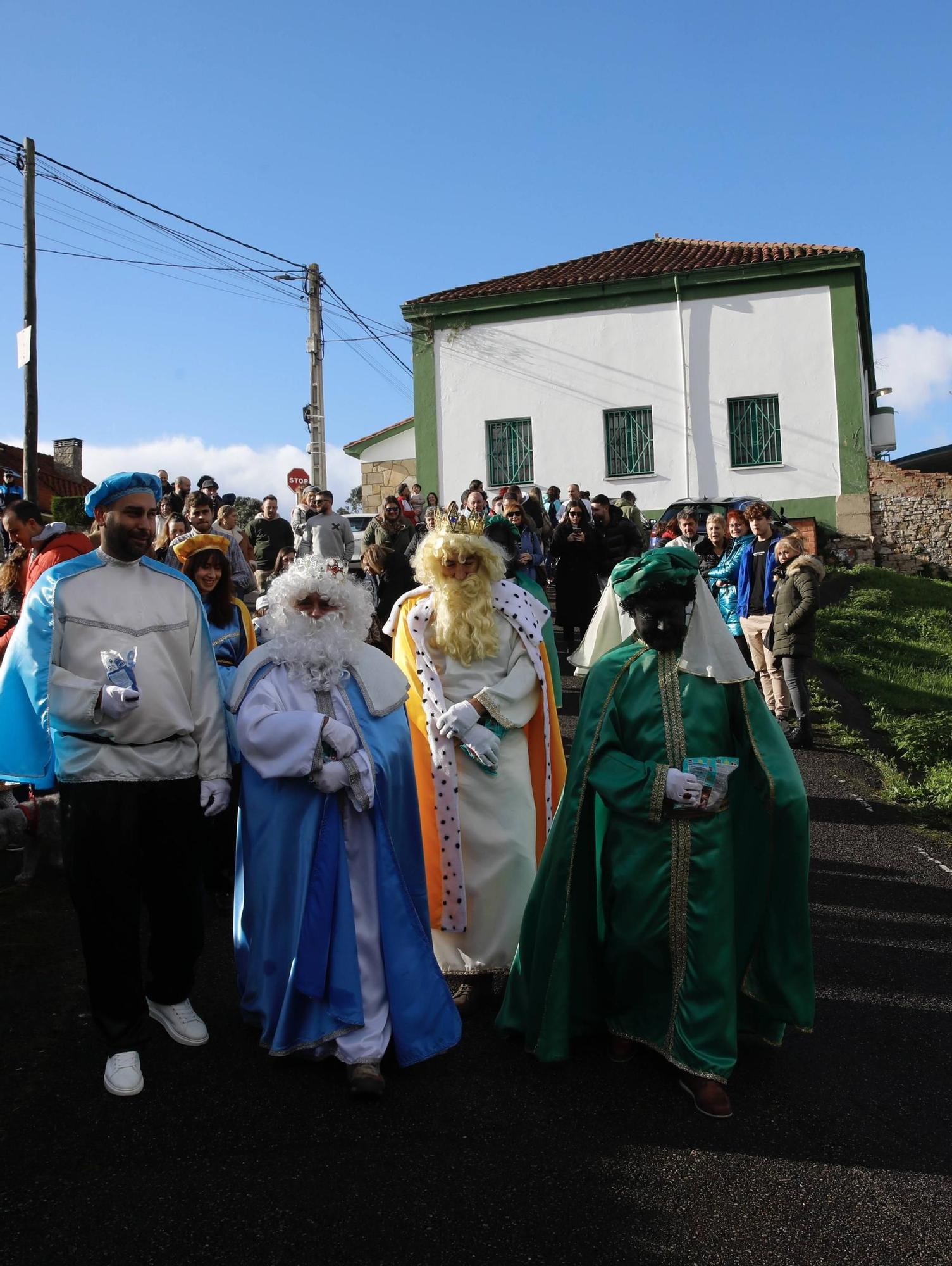 Así fue la cabalgata de Reyes en Porceyo (en imágenes)