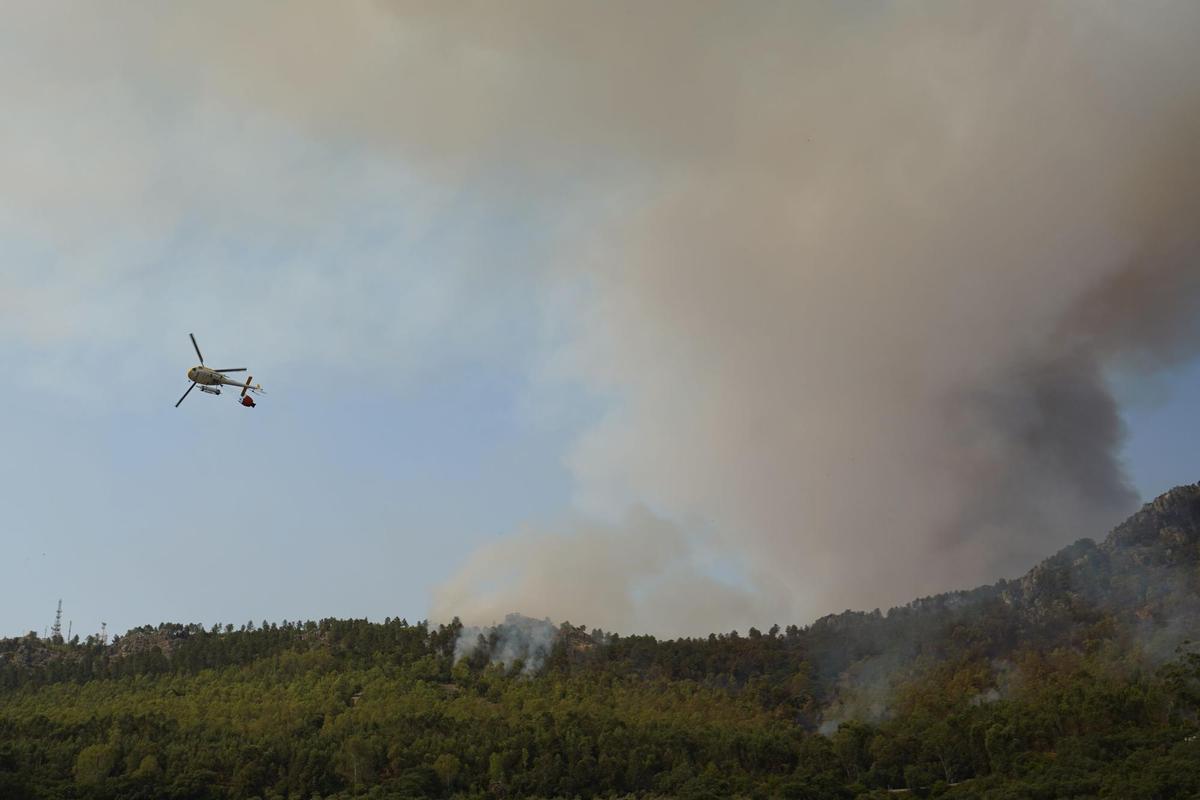 El fuego entra en el Parque Nacional de Monfragüe