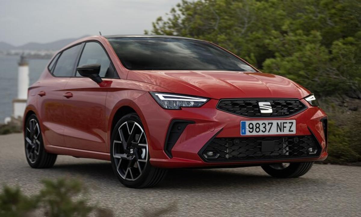 El Seat Ibiza es el cuarto turismo más vendido en España durante octubre con 1.813 matriculaciones. Este coche del segmento B tiene un precio de partida desde unos 14.990 euros.