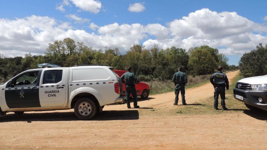 La Guardia Civil, ayer durante las labores de búsqueda