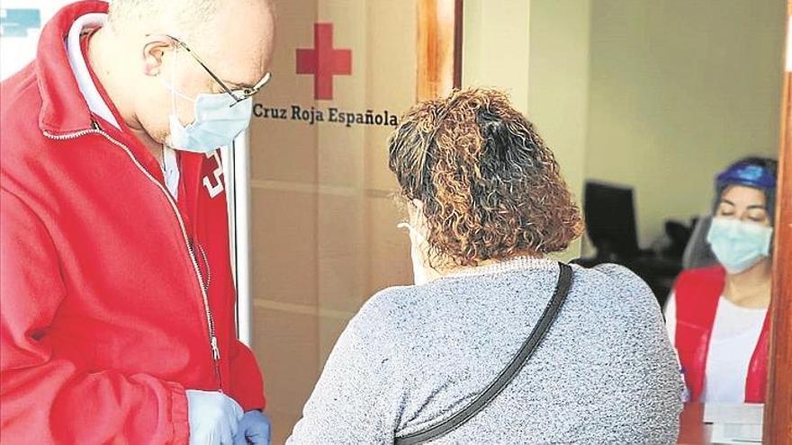 Cruz Roja atiende a cerca de 400 familias afectadas con 40.000 euros