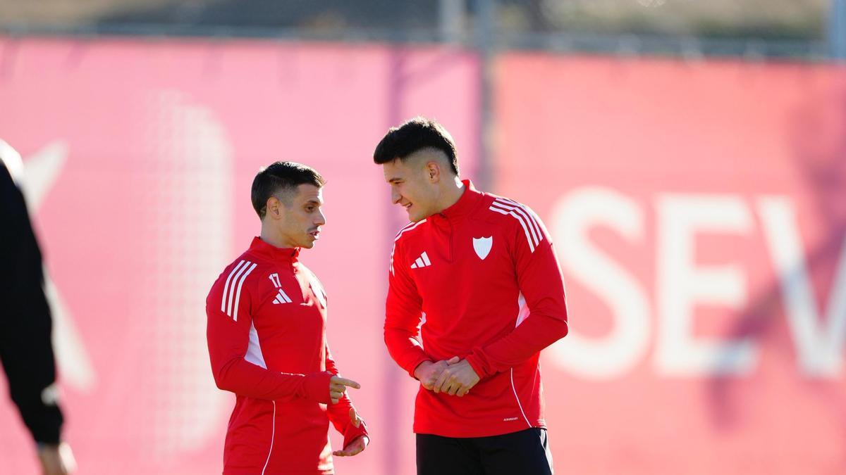 Alfon y Castrín en la CD José Ramón Cisneros Palacios en un entrenamiento del Sevilla FC