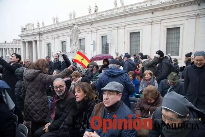 La cofradía de la Vera Cruz entrega el óbolo del Jubilar