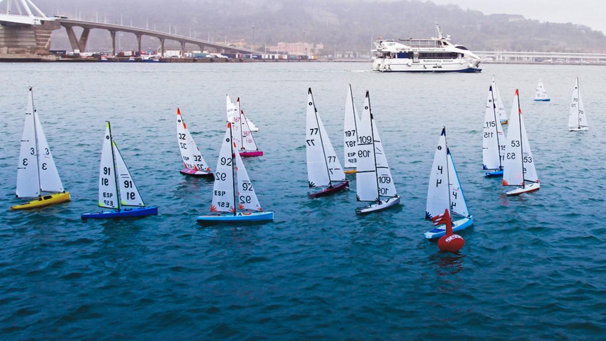 Los equipos competirán con sus prototipos en una regata el 26 de mayo en Barcelona.