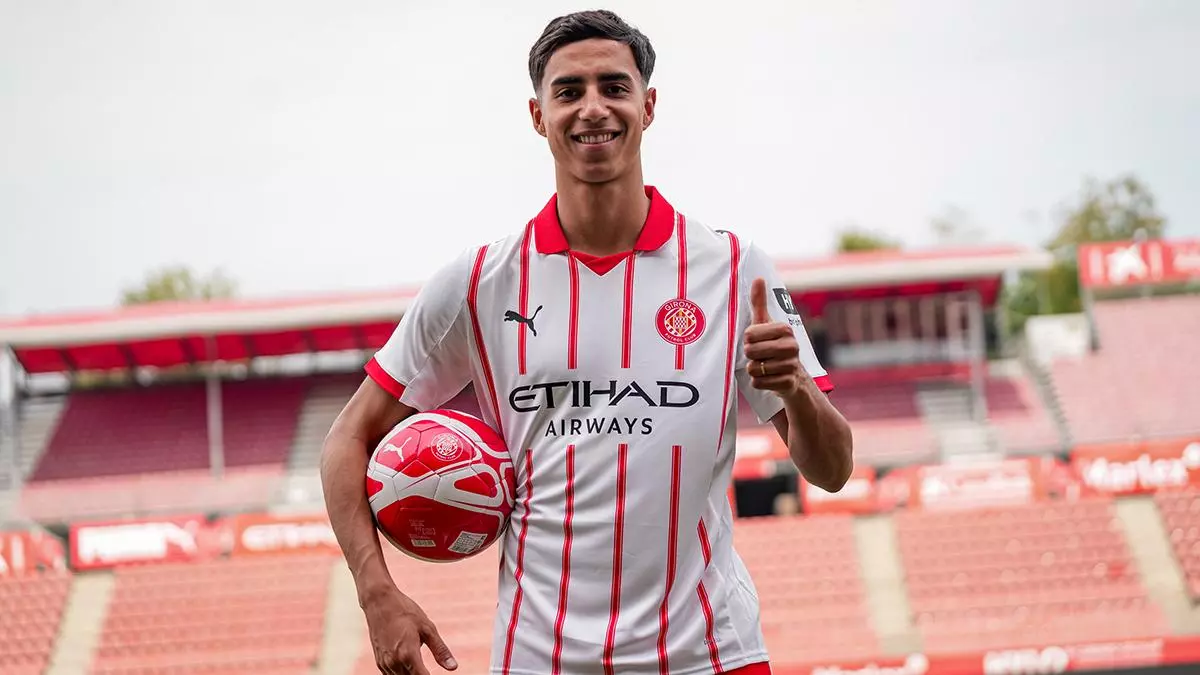 Vitor Reis llega cedido al Girona FC y ya entrena con el equipo