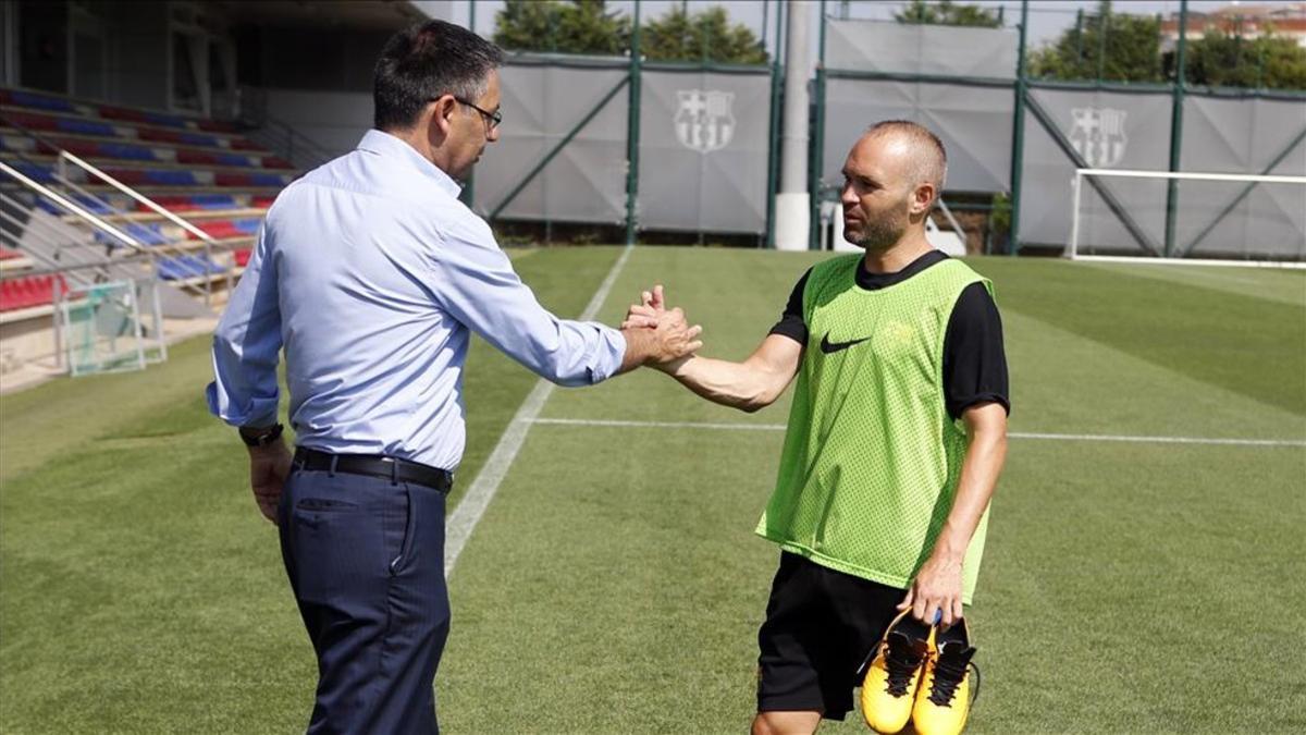 Bartomeu y Andrés Iniesta hablaron sobre la renovación del capitán