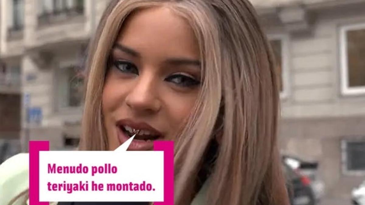 Rosalía es una 'motomami' que se hace pasar por reportera y habla de... ¡C Tangana! 