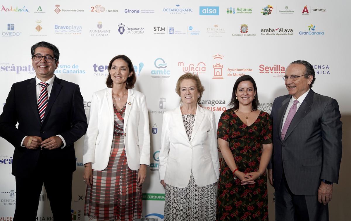 Pedro Martín, Reyes Maroto, Arantza Sarasola, Yaiza Castilla y Javier Moll.