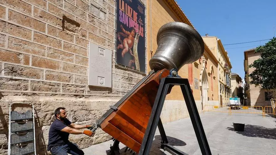 Llega la nueva campana de la iglesia de San Nicolás