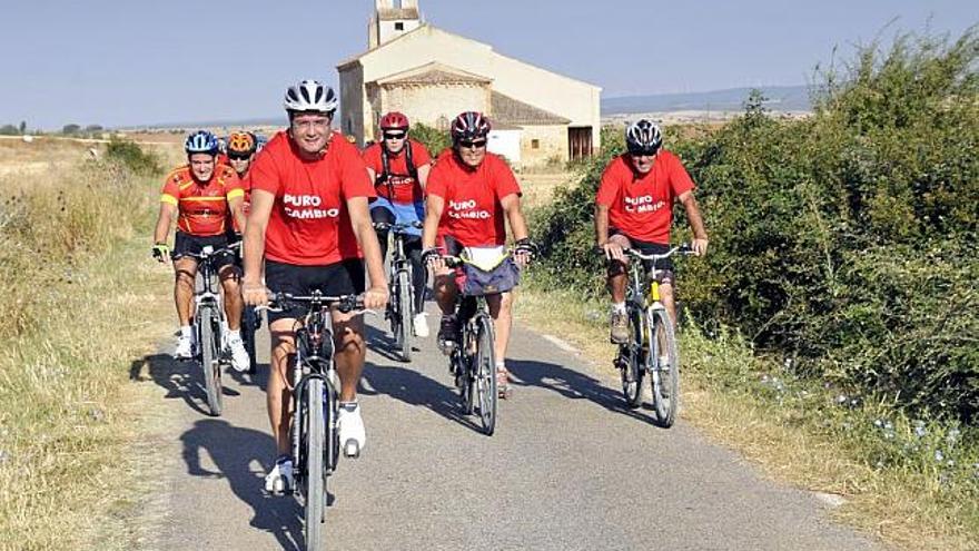 Óscar López inicia una ruta ciclista