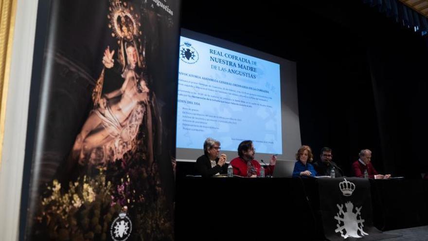 Un momento de la asamblea de Nuestra Madre. | Jose Luis Fernández