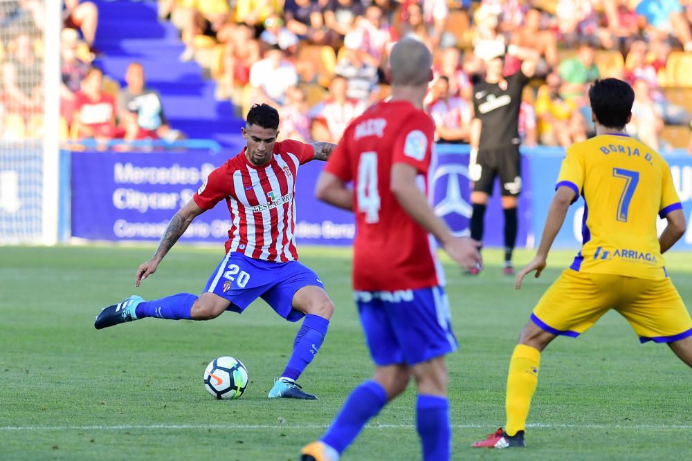 El partido entre el Alcorcón y el Sporting, en imágenes