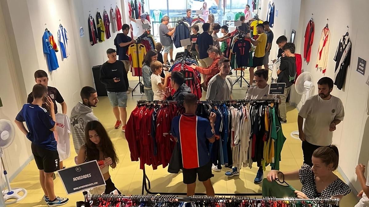 Imagen de una tienda de Ropa Futboleros.