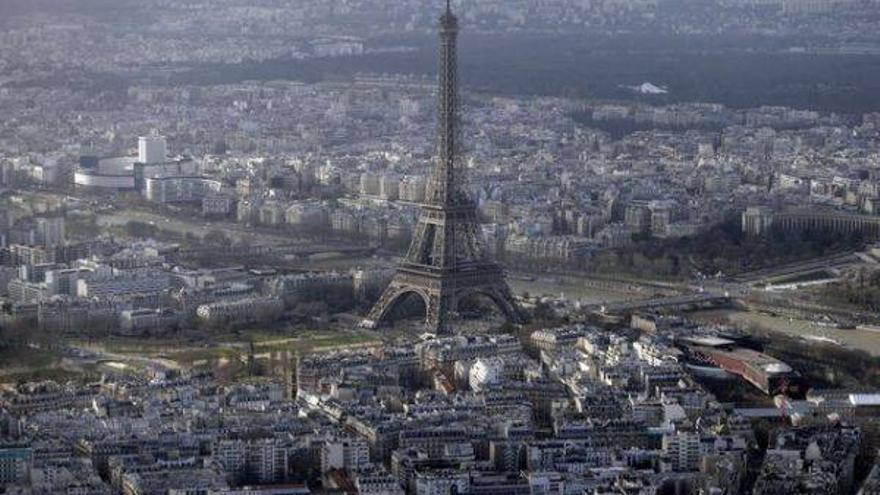 Huelga en la Torre Eiffel por los carteristas