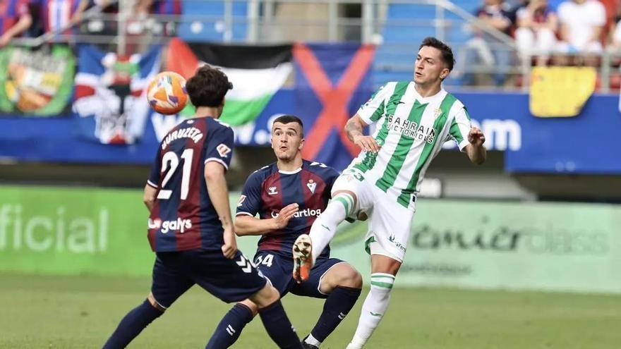El Córdoba CF desafía su maldición en Ipurúa: último viaje lejos de El Arcángel y una deuda histórica pendiente