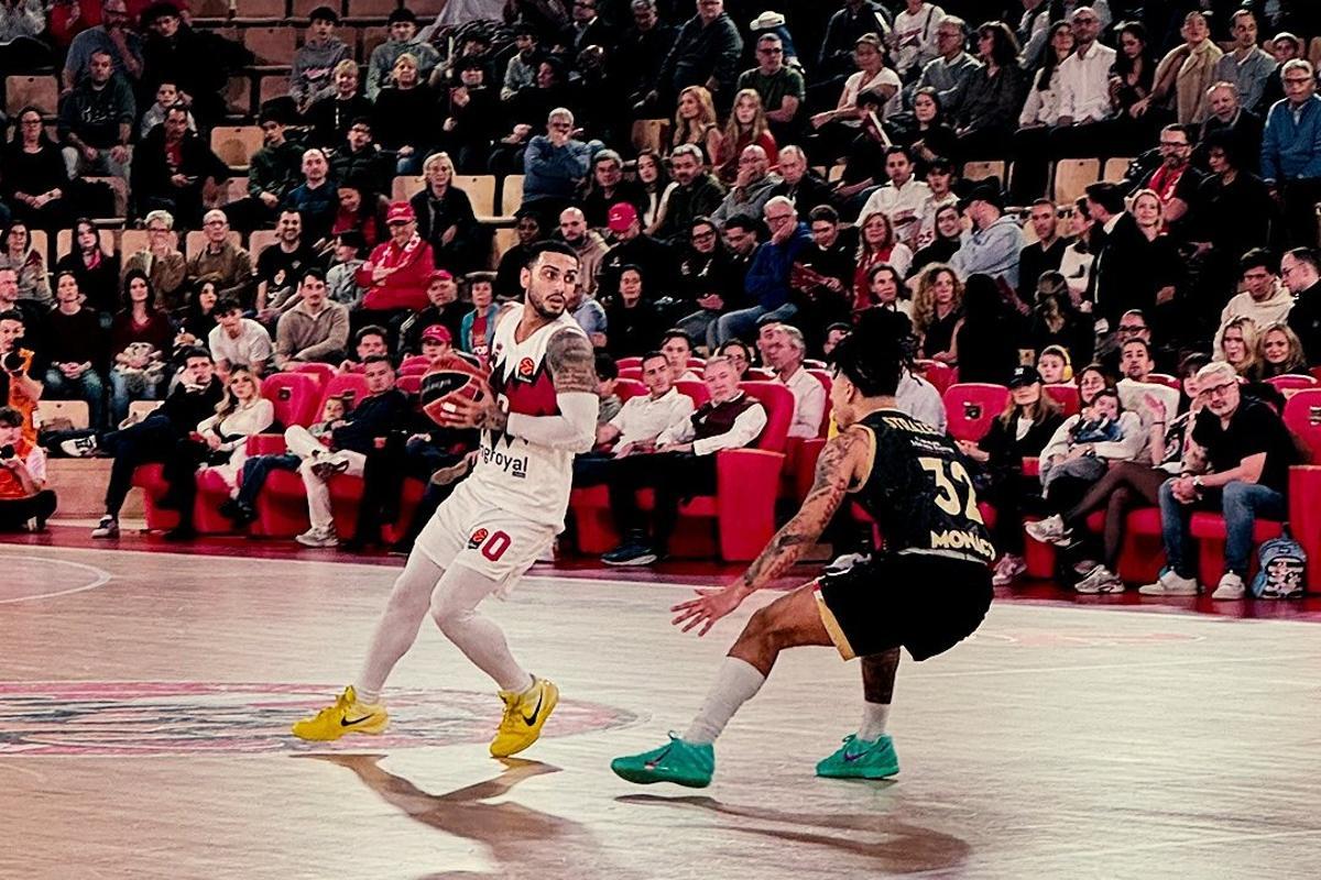 Howard dio el susto, aunque pudo continuar