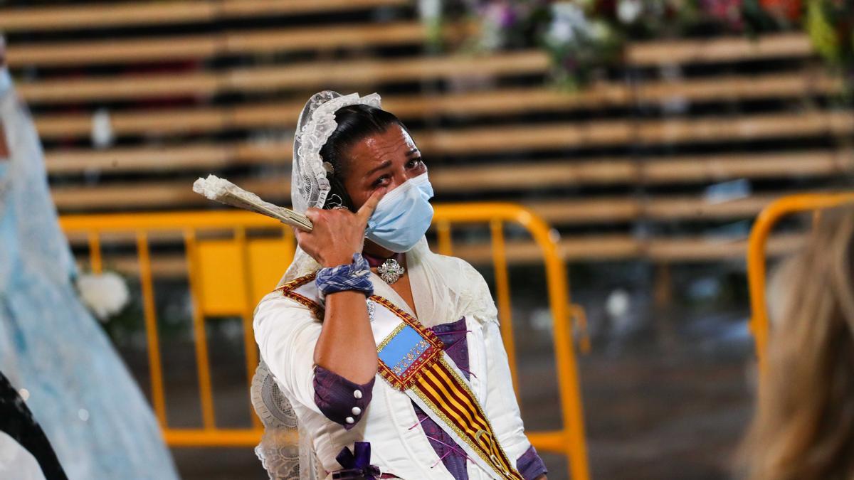 Búscate en el primer día de la ofrenda por la Calle Caballeros de las 21:00 a las 22:00