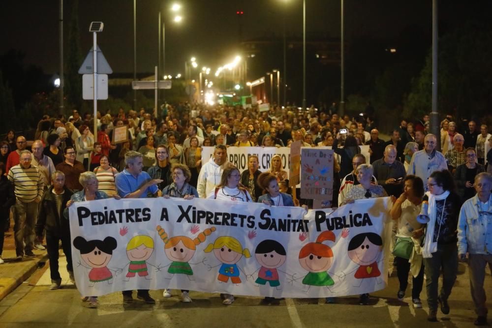 Manifestación en Manises por el recorte de pediatras