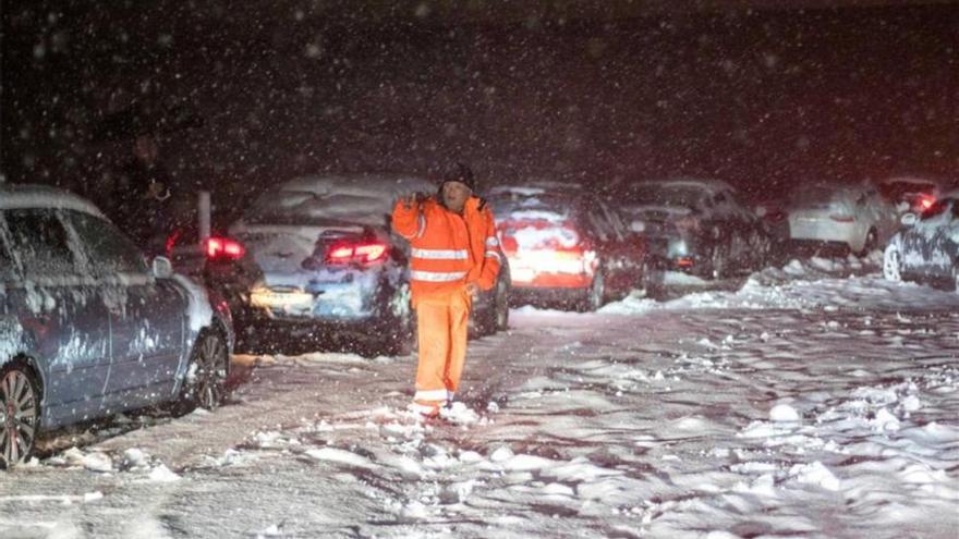 La DGT pide no conducir de noche ante el temporal de nieve que se extiende al norte