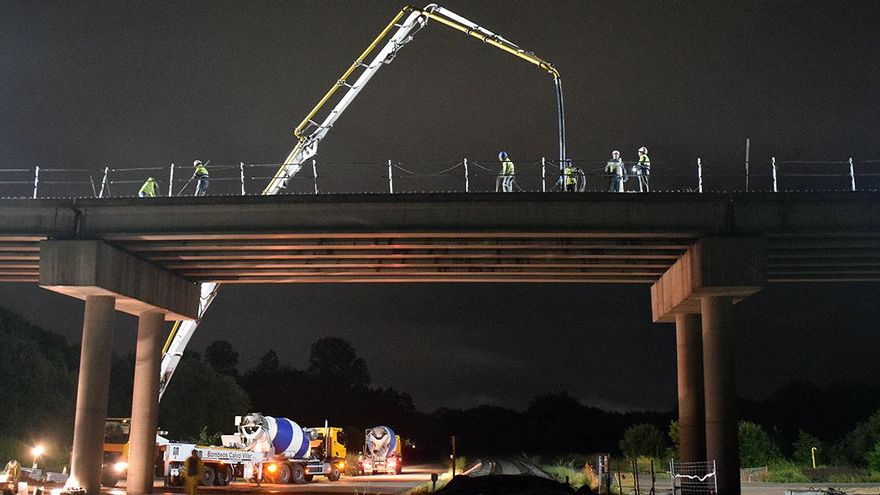 Los trabajos que se llevan a cabo en el puente de Castiñeiras.