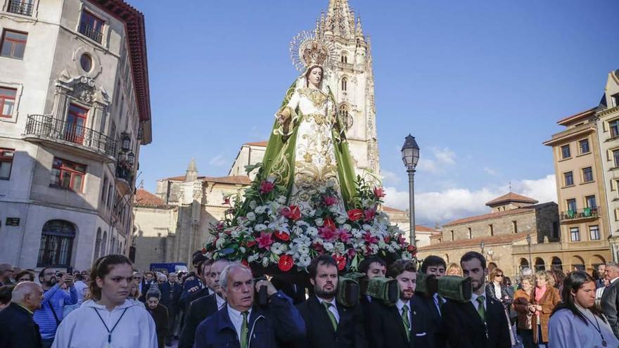 La procesión de la Virgen de la Esperanza, que custodia la Cofradía de La Balesquida en su capilla.