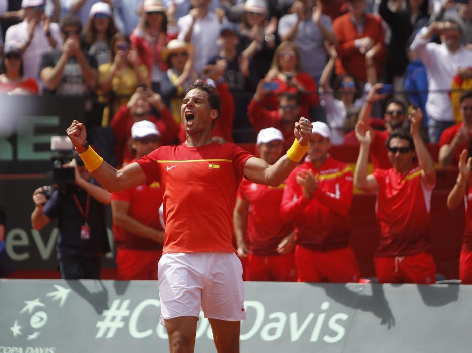 Nadal vence a Zverev en València