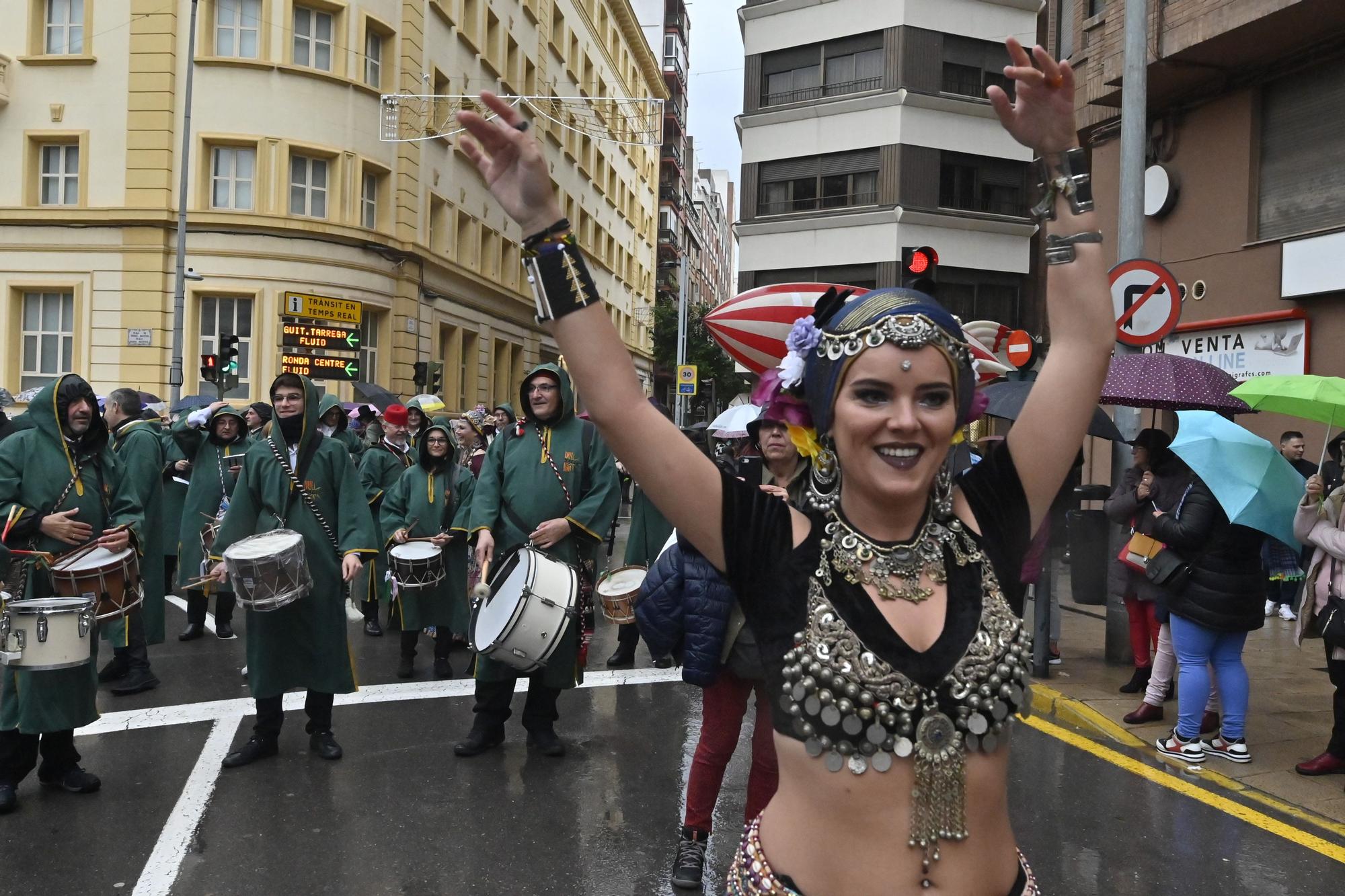 Teatro y música en el desfile de animación de la Magdalena