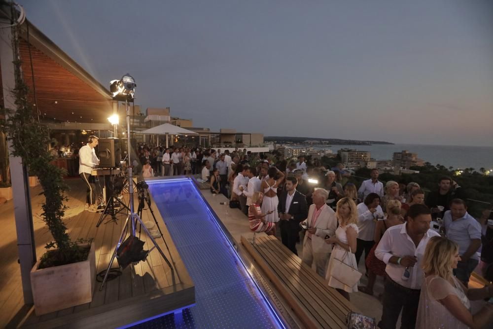 Es war voll auf der Dachterrasse des 5-Sterne-Hotels Llaut Palace Hotel.