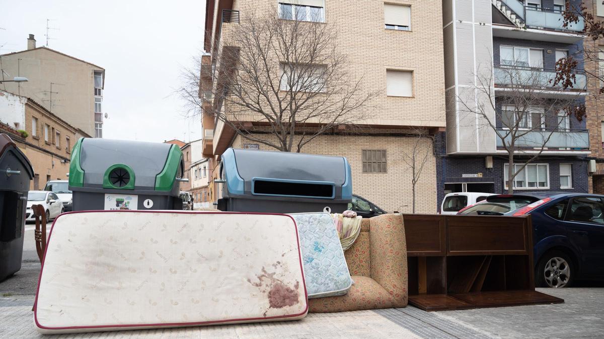 El Ayuntamiento de Zaragoza destina más de 65 millones de euros al año al servicio de limpieza.